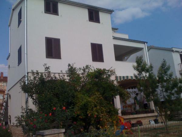 Apartment Urem Biograd Na Moru Buitenkant foto