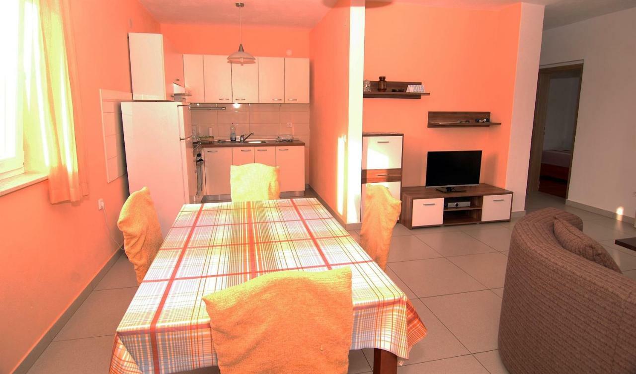 Apartment Urem Biograd Na Moru Buitenkant foto