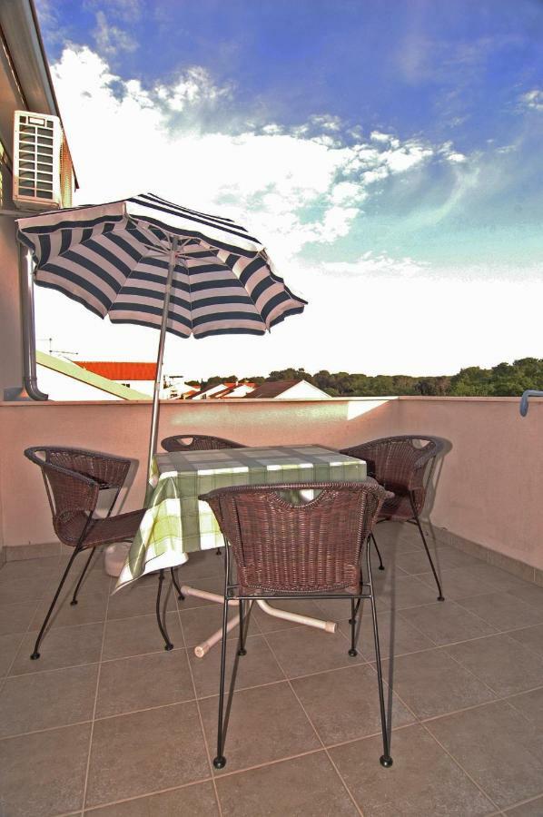 Apartment Urem Biograd Na Moru Buitenkant foto